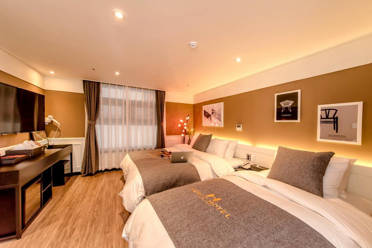 Jeju Hertz Hotel Екстер'єр фото