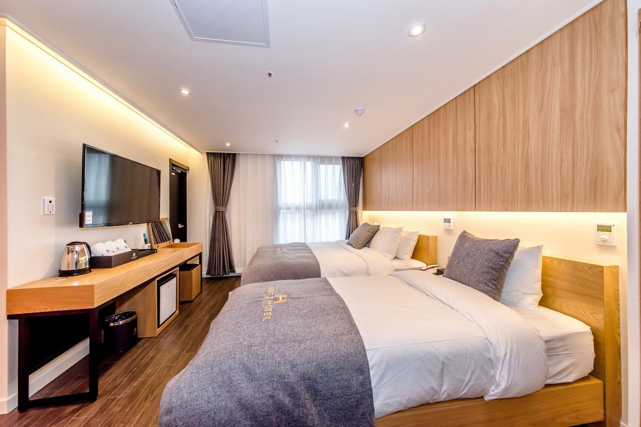Jeju Hertz Hotel Екстер'єр фото