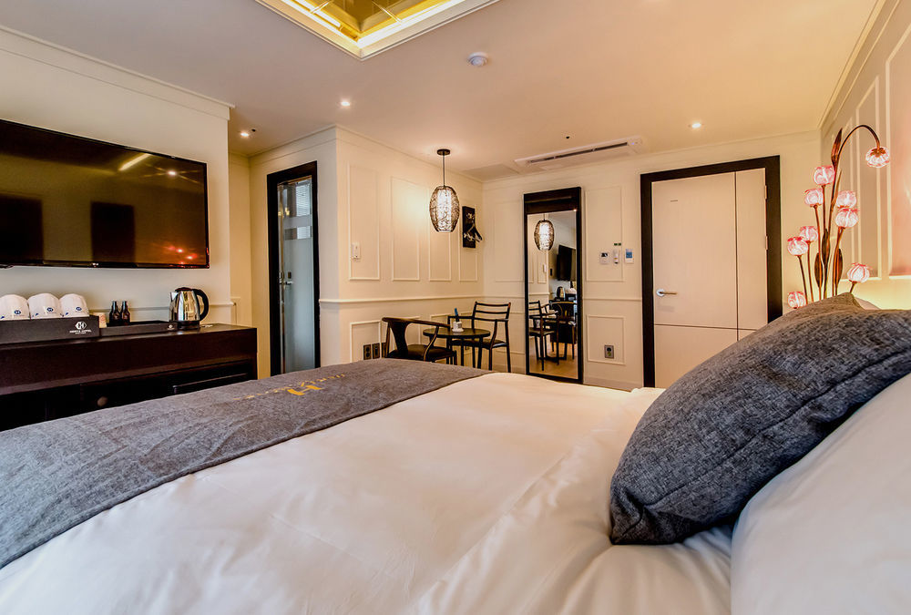 Jeju Hertz Hotel Екстер'єр фото