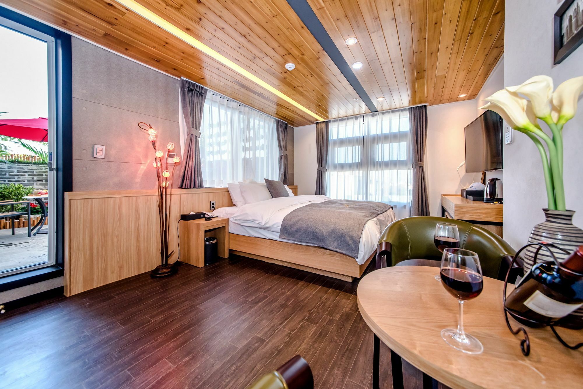 Jeju Hertz Hotel Екстер'єр фото
