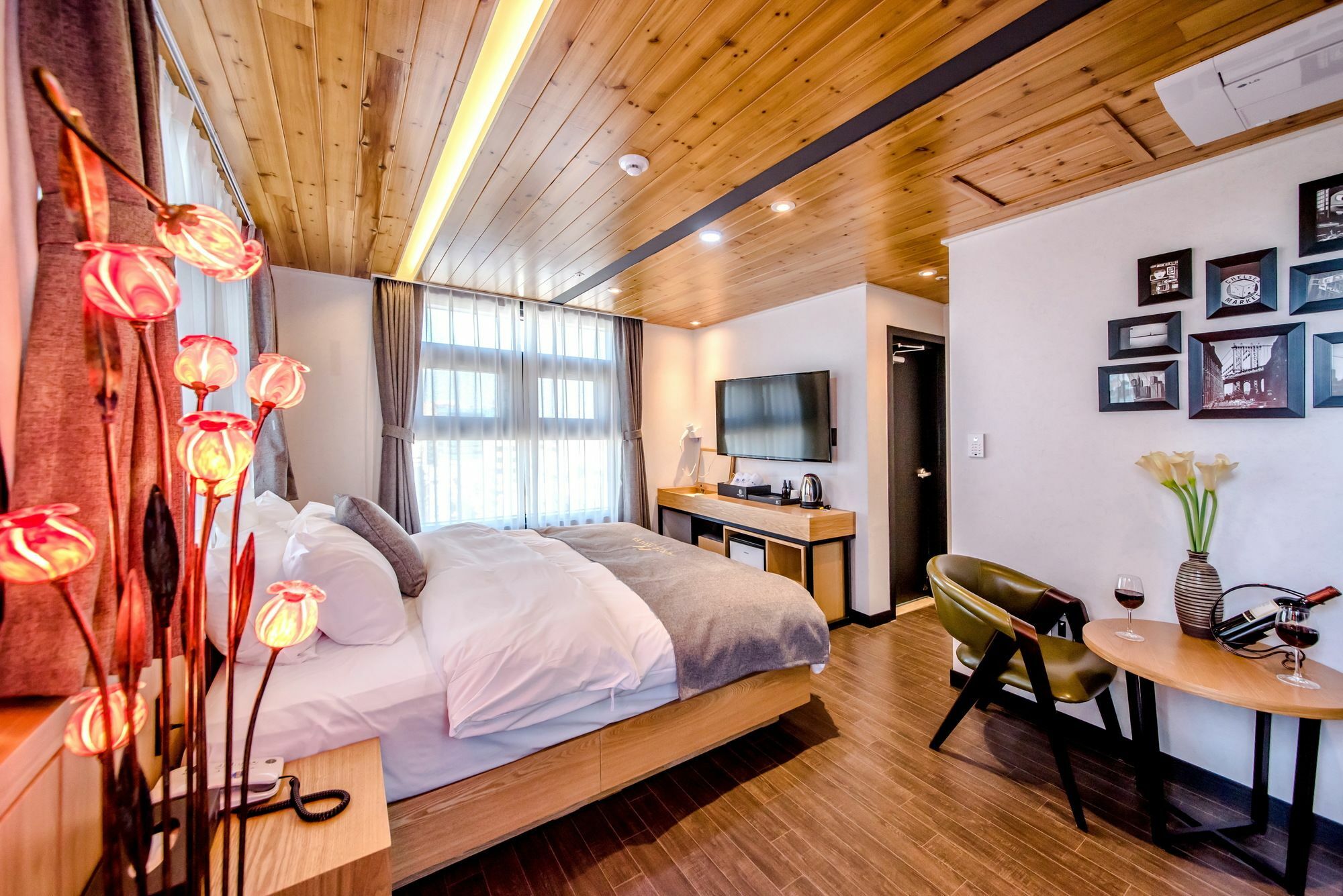 Jeju Hertz Hotel Екстер'єр фото